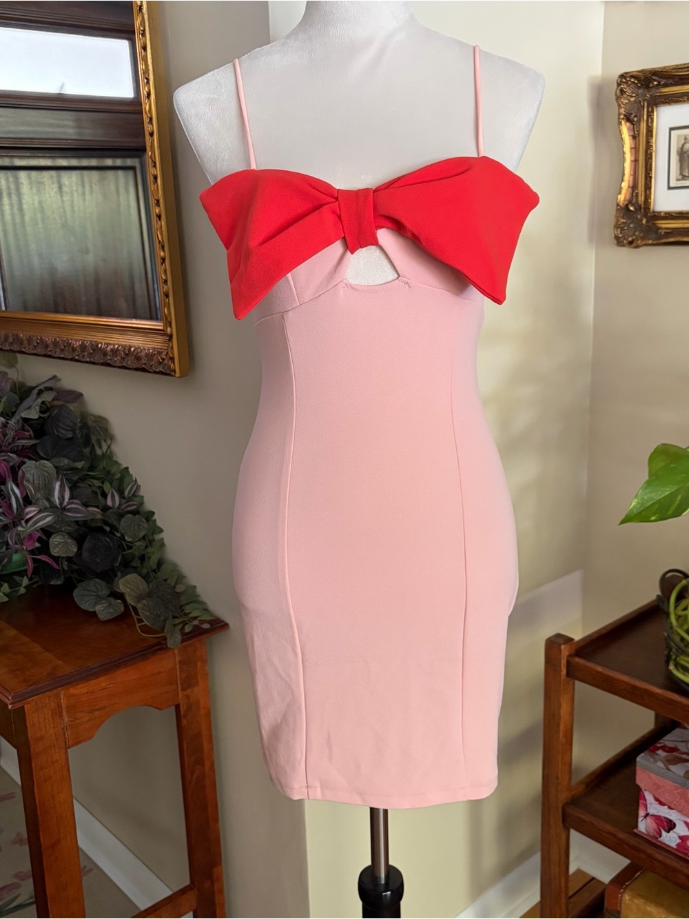 NWT Hello Molly Sz2/XS Pink Bodycon Dress with Red Bow Accent